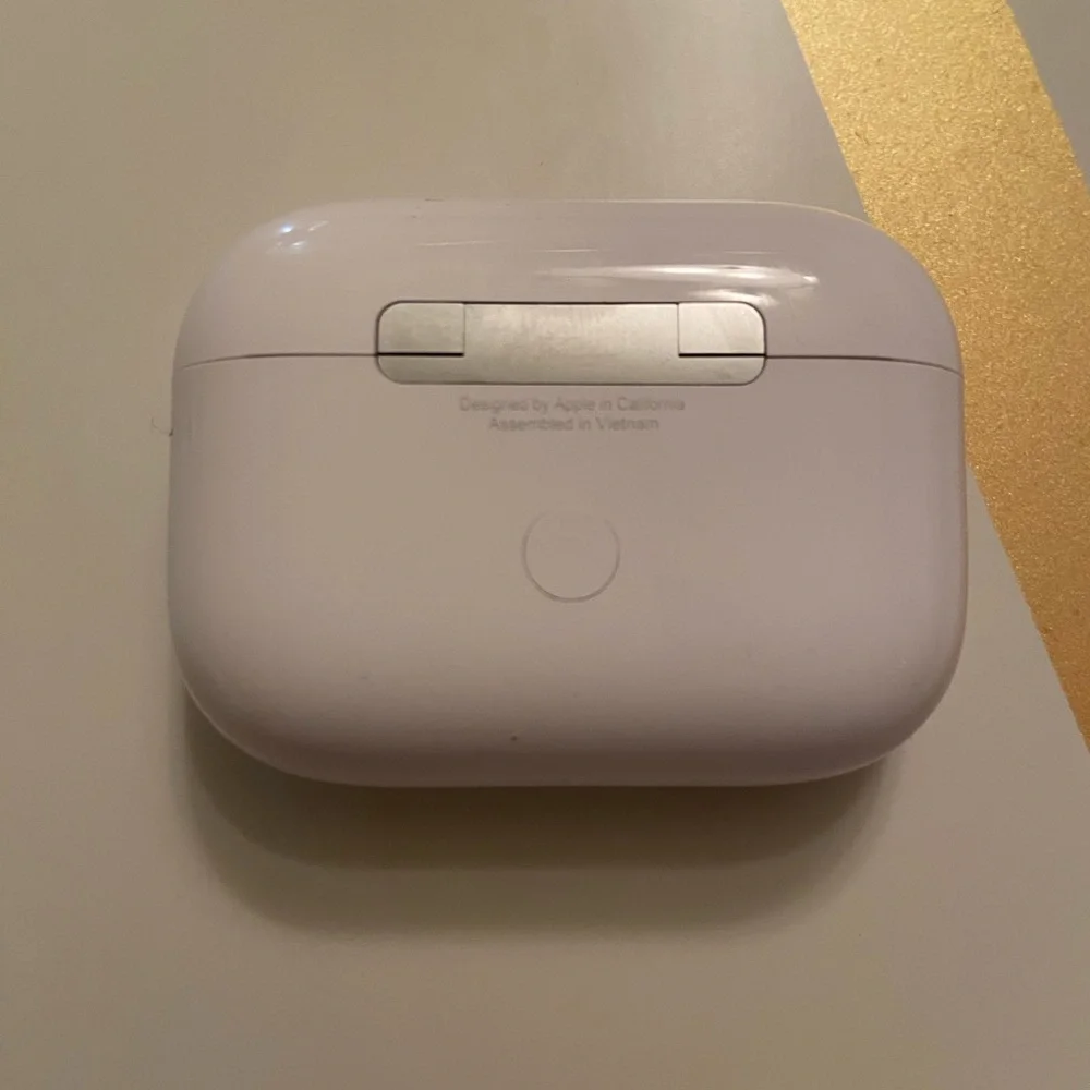 Apple White AirPods Pro 2 with Charging case